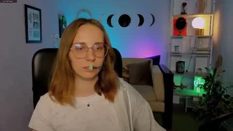 Helli online show from 06-20-26, 07:05