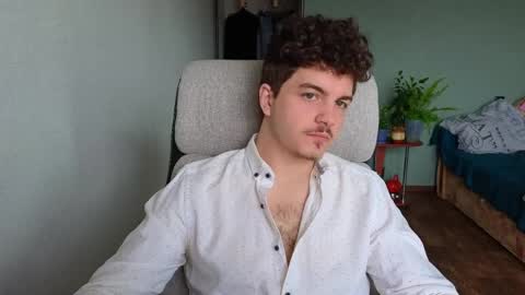 Snapshot of hellish_sugar chatting on 04-09-26, 04:56 Remy online show from 04-09-26, 04:56