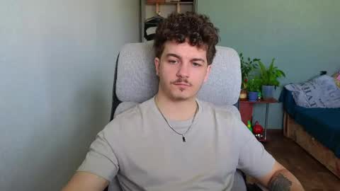 Snapshot of hellish_sugar chatting on 04-29-26, 07:12 Remy online show from 04-29-26, 07:12