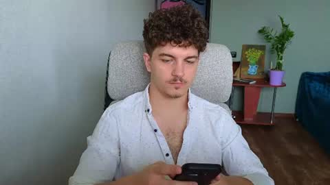 Snapshot of hellish_sugar chatting on 06-22-26, 06:32 Remy online show from 06-22-26, 06:32