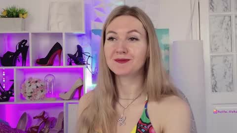 Snapshot of hello_lisha chatting on 01-09-25, 08:13 Alisia Monday to Friday from 10 am to 4 pm GMT 2 online show from 01-09-25, 08:13