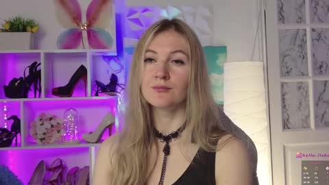 Snapshot of hello_lisha chatting on 01-13-25, 08:05 Alisia Monday to Friday from 10 am to 4 pm GMT 2 online show from 01-13-25, 08:05