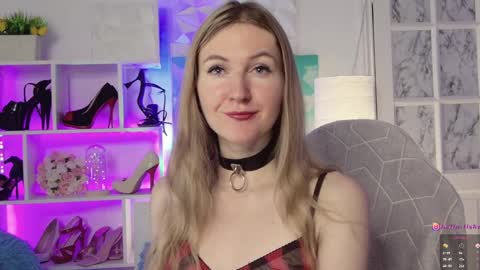 Snapshot of hello_lisha chatting on 01-17-25, 09:17 Alisia Monday to Friday from 10 am to 4 pm GMT 2 online show from 01-17-25, 09:17