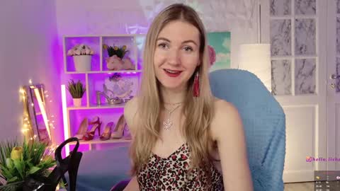 Snapshot of hello_lisha chatting on 02-14-25, 09:13 Alisia Monday to Friday from 10 am to 4 pm GMT 2 online show from 02-14-25, 09:13