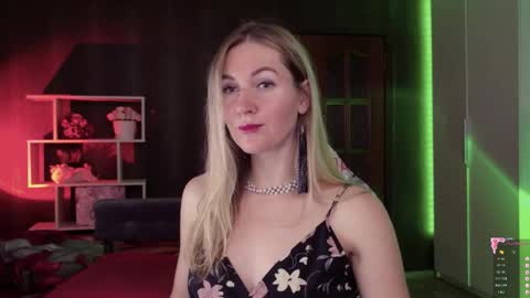 Snapshot of hello_lisha chatting on 10-13-25, 08:36 Alisia Monday to Friday from 10 am to 4 pm GMT 2 online show from 10-13-25, 08:36