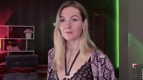 Snapshot of hello_lisha chatting on 10-14-25, 08:15 Alisia Monday to Friday from 10 am to 4 pm GMT 2 online show from 10-14-25, 08:15