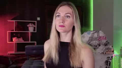 Snapshot of hello_lisha chatting on 10-21-25, 09:10 Alisia Monday to Friday from 10 am to 4 pm GMT 2 online show from 10-21-25, 09:10