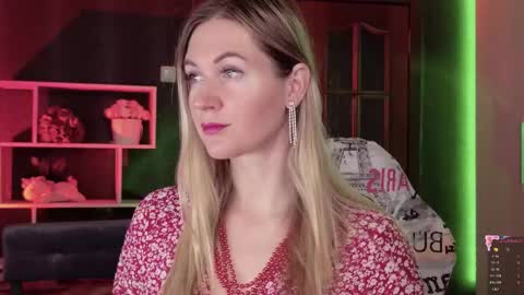 Snapshot of hello_lisha chatting on 10-22-25, 08:03 Alisia Monday to Friday from 10 am to 4 pm GMT 2 online show from 10-22-25, 08:03