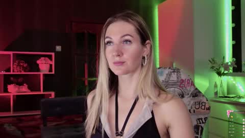 Snapshot of hello_lisha chatting on 10-28-25, 08:29 Alisia Monday to Friday from 10 am to 4 pm GMT 2 online show from 10-28-25, 08:29