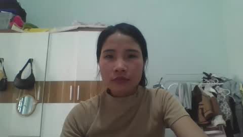 Snapshot of hello_mie chatting on 04-06-26, 09:10 hello_mie online show from 04-06-26, 09:10
