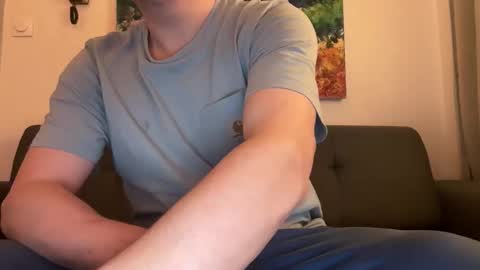 Snapshot of hellohowareyou66 chatting on 12-15-25, 06:17 hellohowareyou66 online show from 12-15-25, 06:17