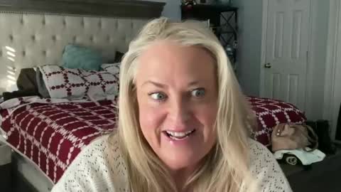 Hunnys Hive online show from 01-27-25, 08:17