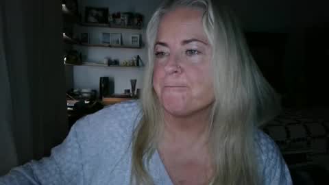 Hunnys Hive online show from 03-05-25, 08:53