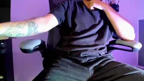 Snapshot of hellseph420 chatting on 02-17-25, 02:20 Owner of your wallet online show from 02-17-25, 02:20