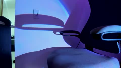 Owner of your wallet  online show from 02-17-25, 05:25