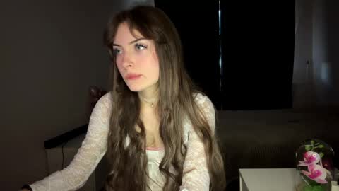 Snapshot of hellyluxury chatting on 06-05-26, 05:51 hellyluxury online show from 06-05-26, 05:51