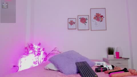 Snapshot of hellzel_moon chatting on 10-20-25, 07:14 Hellzel online show from 10-20-25, 07:14