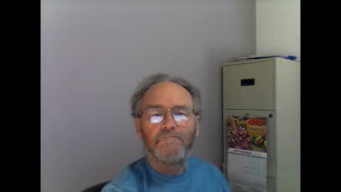 Snapshot of helopilot01 chatting on 09-28-25, 03:39 helopilot01 online show from 09-28-25, 03:39