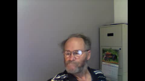 Snapshot of helopilot01 chatting on 10-04-25, 11:58 helopilot01 online show from 10-04-25, 11:58