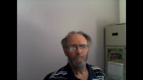Snapshot of helopilot01 chatting on 10-06-25, 10:07 helopilot01 online show from 10-06-25, 10:07