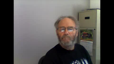 Snapshot of helopilot01 chatting on 10-19-25, 04:07 helopilot01 online show from 10-19-25, 04:07