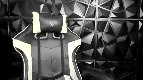 heluehorny13 online show from 02-25-25, 04:35