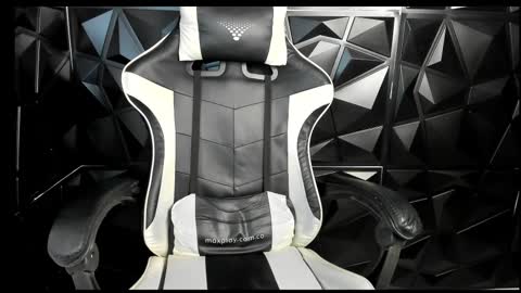 heluehorny13 online show from 03-04-25, 03:44