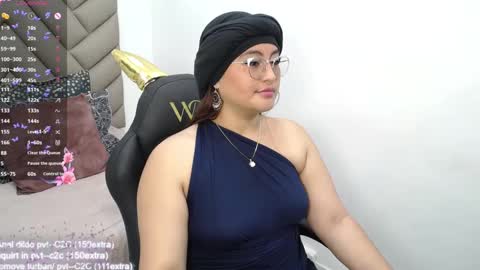 Snapshot of heluejamil chatting on 09-30-25, 08:03 Zahira online show from 09-30-25, 08:03