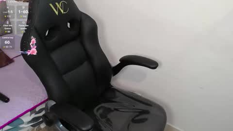 Snapshot of heluejamil chatting on 10-14-25, 08:20 Zahira online show from 10-14-25, 08:20