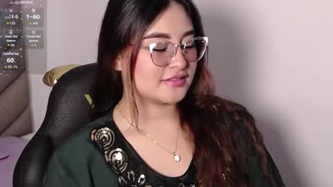 Snapshot of heluejamil chatting on 10-18-25, 07:25 Zahira online show from 10-18-25, 07:25