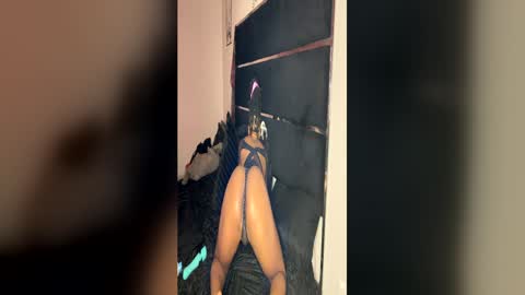 Snapshot of hemakesmewett chatting on 05-16-26, 04:42 Hemakesmewett online show from 05-16-26, 04:42