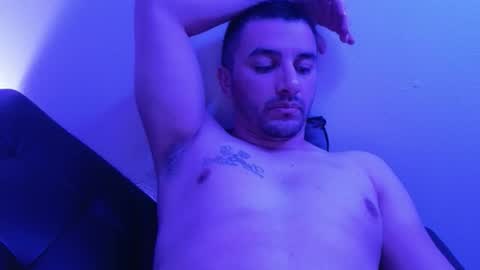 Snapshot of hennidrip chatting on 01-11-26, 05:45 HENNIDRIP online show from 01-11-26, 05:45