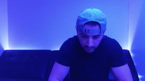 Snapshot of hennidrip chatting on 01-12-26, 04:29 HENNIDRIP online show from 01-12-26, 04:29