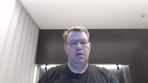 henrikrp1971 online show from 01-01-25, 09:41