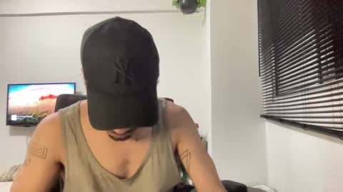 Snapshot of henriquemadaleno chatting on 09-21-25, 12:23 henriquemadaleno online show from 09-21-25, 12:23