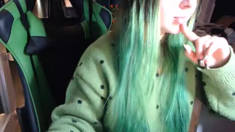 Snapshot of hentaishiing chatting on 11-05-25, 10:43 Hentaishiing online show from 11-05-25, 10:43