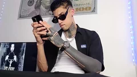 Snapshot of henzzeld420 chatting on 03-24-26, 05:34 Henzeld online show from 03-24-26, 05:34