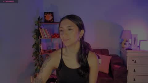 Hello I am Valentina independent Colombian model I love sensuality and pleasure welcome online show from 03-25-26, 05:35