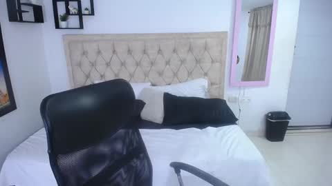 Snapshot of hera_goddesss chatting on 03-04-25, 07:22 Hera online show from 03-04-25, 07:22