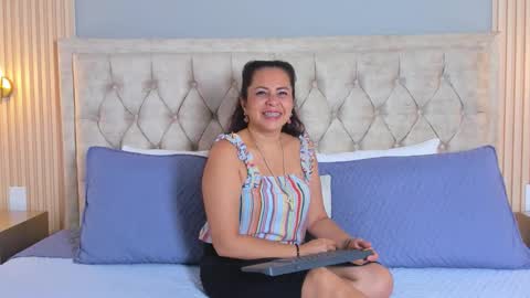 Snapshot of hera_goddesss chatting on 09-10-25, 08:09 Hera online show from 09-10-25, 08:09