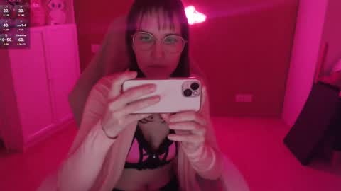 Snapshot of heraluna_ chatting on 01-11-25, 10:51 HeraLuna  online show from 01-11-25, 10:51