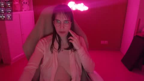 Snapshot of heraluna_ chatting on 01-12-25, 01:53 HeraLuna  online show from 01-12-25, 01:53