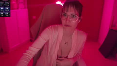 Snapshot of heraluna_ chatting on 01-12-25, 11:15 HeraLuna  online show from 01-12-25, 11:15