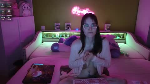 Snapshot of heraluna_ chatting on 02-14-25, 11:09 HeraLuna  online show from 02-14-25, 11:09