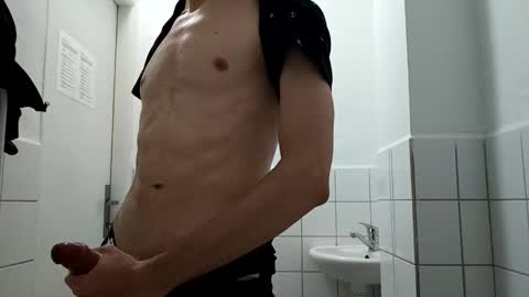 Snapshot of herenarnia chatting on 09-24-25, 05:16 herenarnia online show from 09-24-25, 05:16