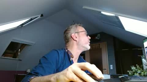 hering76 online show from 01-07-25, 08:56