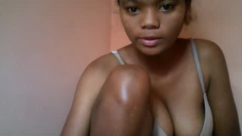 Snapshot of herisse01 chatting on 05-14-26, 08:43 herisse01 online show from 05-14-26, 08:43