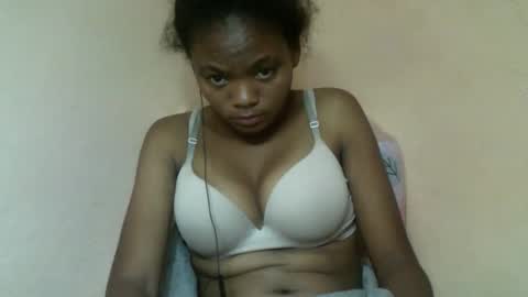 Snapshot of herisse01 chatting on 05-19-26, 05:08 herisse01 online show from 05-19-26, 05:08