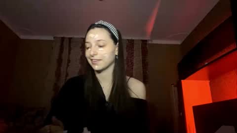 Snapshot of herlindabollis chatting on 10-28-25, 03:04 Poly online show from 10-28-25, 03:04