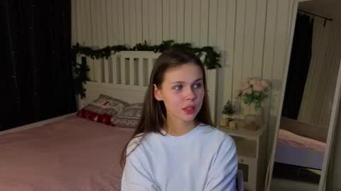 Nicole online show from 03-19-26, 07:07